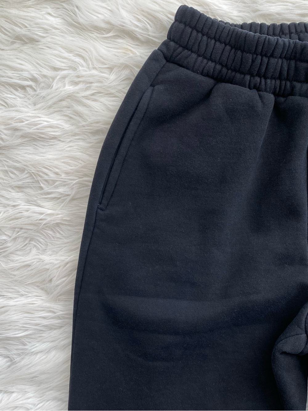 Comfrt | Black Signature Hoodie & Sweatpant Set - Picture 12 of 15